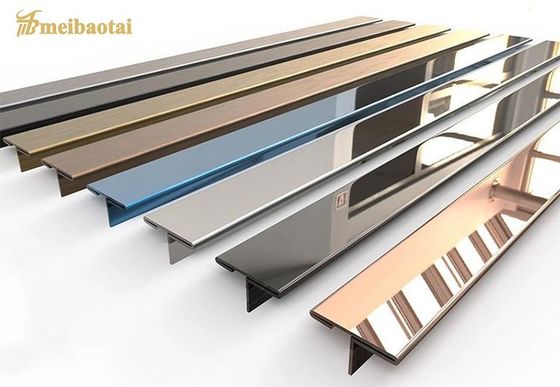 Bande de finition de carreaux en acier inoxydable 304 de 2438 mm de long, surface miroir, et bande de carreaux en acier inoxydable
