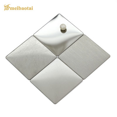 Plaque en acier inoxydable brossé 304 d'une épaisseur de 0,55 mm, quatre pieds, pour décoration de cuisine