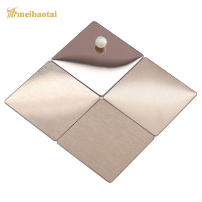 Plaque d'acier inoxydable ASTM 304 avec revêtement PVD doré rose et finition brossée 8K en taille 1219x2438mm
