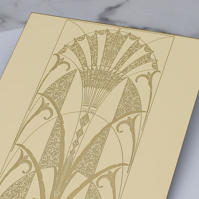 Finition miroir en or en acier inoxydable 304 feuille gravée 1219x3048 mm pour applications décoratives