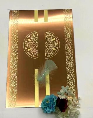 Feuille polie gravée à l'eau-forte par miroir d'or 1220*2440 millimètres quatre pieds