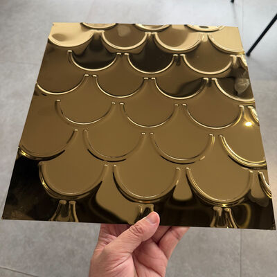 Bon prix Feuille d'acier inoxydable miroir doré, conception d'écailles de poisson pour panneaux muraux décoratifs en ligne