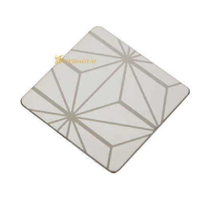 Feuille décorative gravée à l'eau-forte par miroir argenté d'acier inoxydable pour le décor d'ascenseur