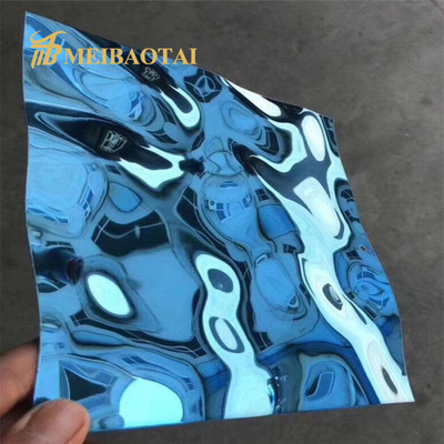 Quatre pieds de miroir bleu d'or décorent la plaque d'acier inoxydable de vague d'eau