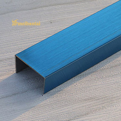 Bordure de carrelage en acier inoxydable avec revêtement PVD bleu, largeur 8 mm et épaisseur 0,85 mm pour la décoration murale
