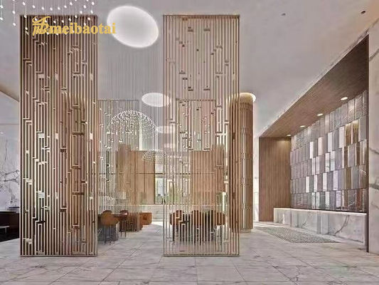 Bon prix Adaptez les diviseurs aux besoins du client de pièce en métal d'Art Screen solides solubles divise décoratif pour l'hôtel en ligne