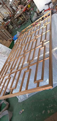 Bon prix taille personnalisable de diviseur de pièce d'acier inoxydable de couleur de miroir de l'or 201 304 en ligne