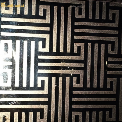 Plat décoratif de cabine d'ascenseur de feuille gravé à l'eau-forte par miroir argenté d'acier inoxydable 4 pieds