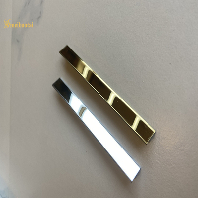Le miroir décoratif d'équilibre de tuile d'acier inoxydable d'hôtel de forme d'U a fini